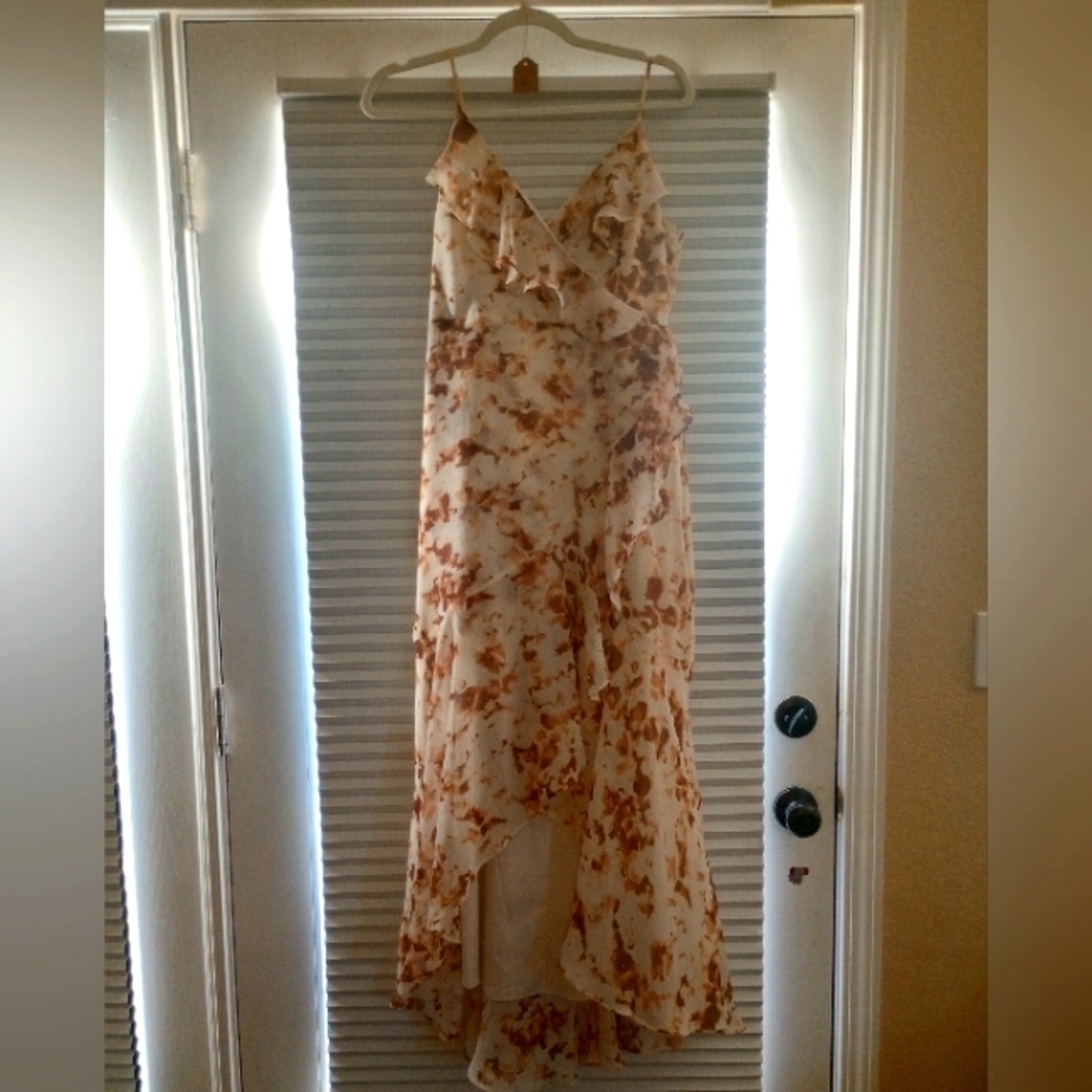 EXPRESS Floral Strappy Raffle Sundress